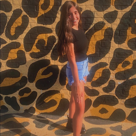 Meet your Posher, Alexa - Picture 3 of 4